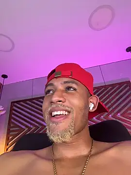 B Wild online show from February 7, 8:10 am