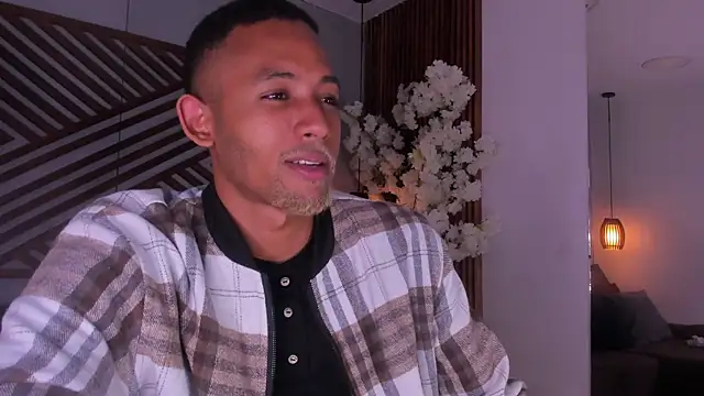 B Wild online show from January 14, 3:44 am