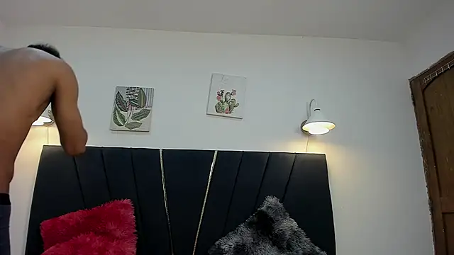 Snapshot of hotvain_cum23 chatting on October 6, 6:12 pm hotvain cum23 online show from October 6, 6:12 pm