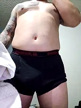 Snapshot of maxelbueno chatting on October 6, 4:28 am maxelbueno online show from October 6, 4:28 am