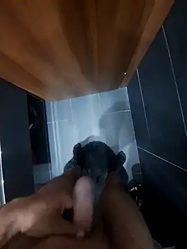 gattosilvestro1974 online show from October 16, 4:48 pm