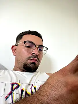 SantiGxxx33 online show from October 20, 9:30 pm