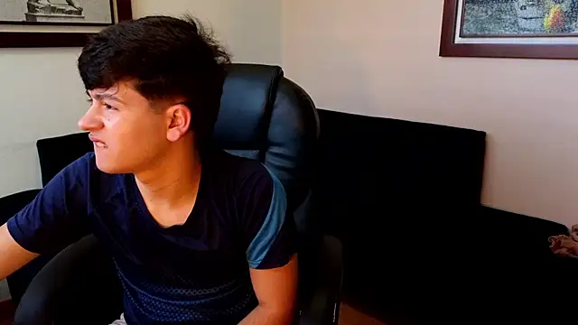 tightncuteass online show from April 6, 9:37 pm