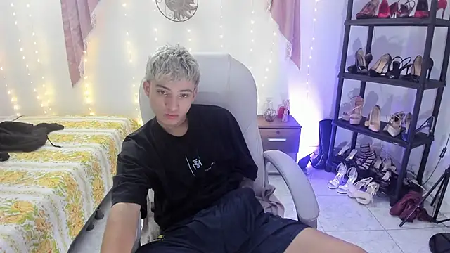 weesley boy online show from September 28, 5:38 am