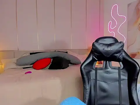 SoHighAngel online show from March 8, 2:15 am