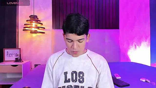 SandroVeyra online show from October 6, 8:02 pm