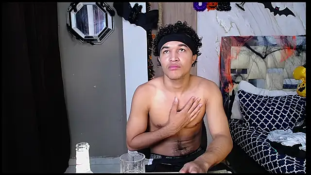 Snapshot of fire_drako_ chatting on October 22, 6:43 pm fire drako  online show from October 22, 6:43 pm