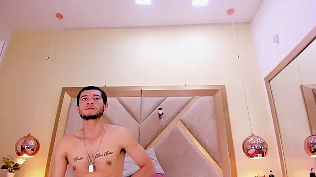 EthanCollen online show from January 14, 9:29 pm