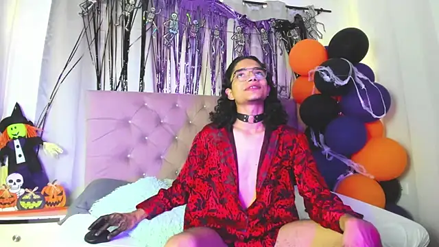 EthanBlackwoodd online show from October 31, 9:29 pm