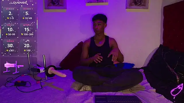 Snapshot of CoffeNaughty_nom chatting on September 27, 3:37 am CoffeNaughty nom online show from September 27, 3:37 am