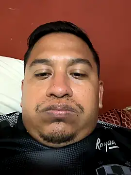 Snapshot of dannybs05 chatting on October 6, 6:07 am dannybs05 online show from October 6, 6:07 am