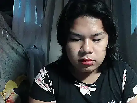 Huntrix2025 online show from February 8, 8:57 pm