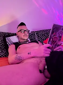 cruiserpup online show from January 10, 2:43 pm