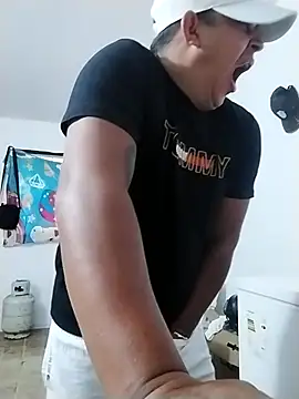 Snapshot of Alex_man23 chatting on September 19, 6:41 pm Alex man23 online show from September 19, 6:41 pm