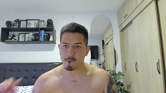 Arnolwilliams online show from September 18, 1:07 am