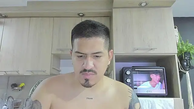 Arnolwilliams online show from September 16, 12:23 am