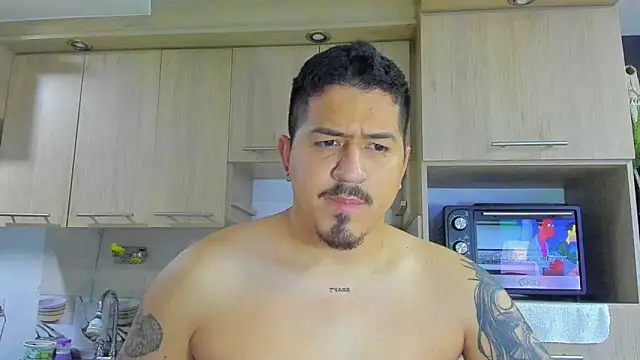 Arnolwilliams online show from October 12, 11:32 pm