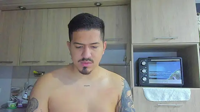 Arnolwilliams online show from October 9, 10:36 pm