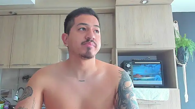 Arnolwilliams online show from September 24, 7:12 pm