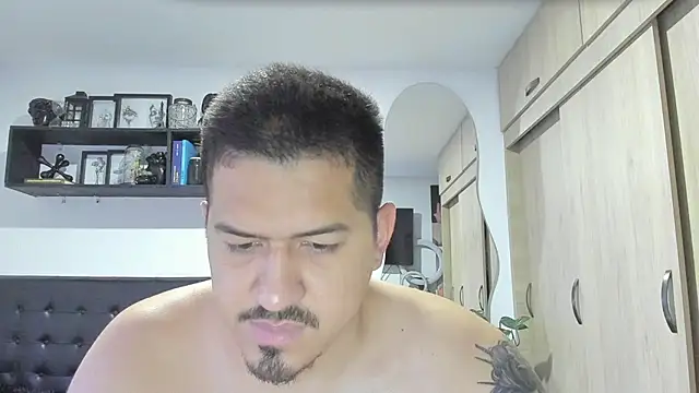 Arnolwilliams online show from September 19, 11:26 pm