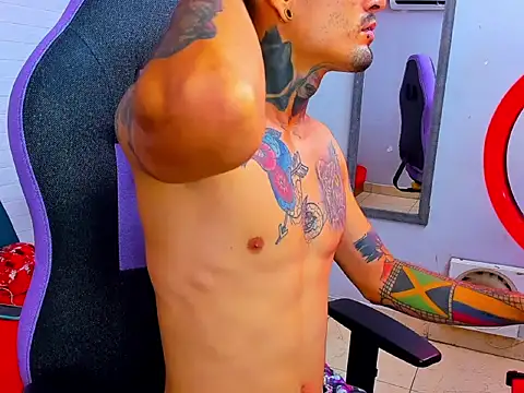 boy tatto777 online show from September 23, 7:02 pm