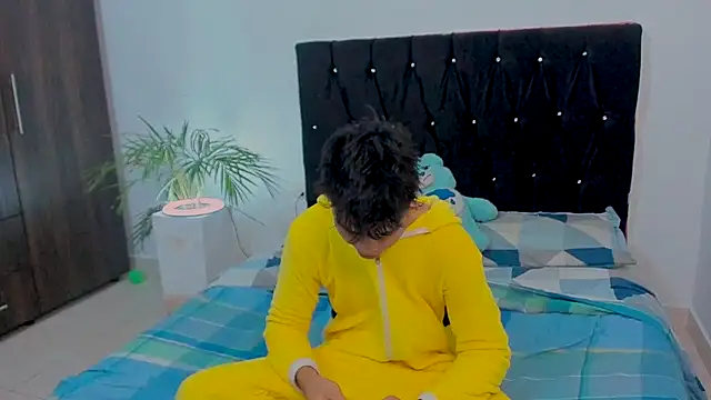 Zacktorres  online show from October 5, 11:20 pm