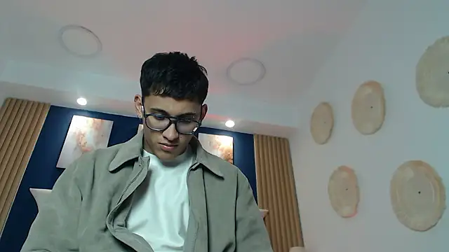 SalvadorFit online show from March 18, 8:12 pm