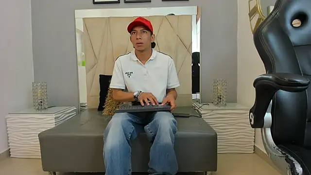 mickey beasley online show from October 25, 1:07 am