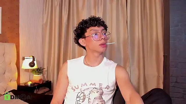 liam twiink online show from February 26, 2:57 am