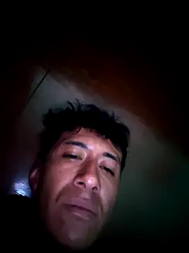 Snapshot of Carlos27hot chatting on October 30, 11:39 pm Carlos27hot online show from October 30, 11:39 pm