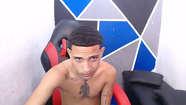 Snapshot of DEIV2_ chatting on October 8, 1:43 am DEIV2  online show from October 8, 1:43 am