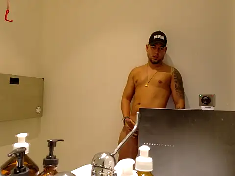 maximus888A online show from September 24, 4:38 pm