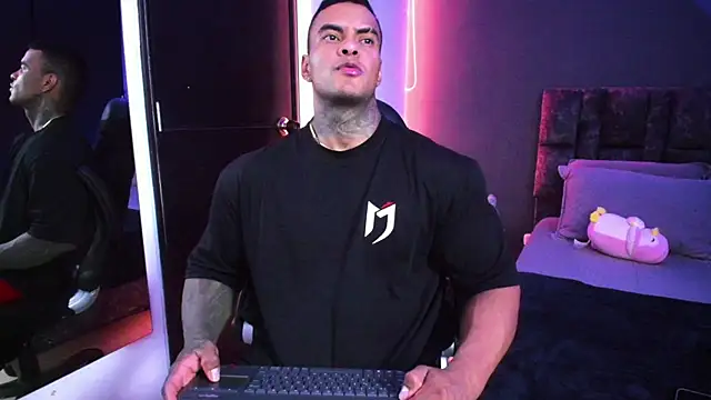 binmontana  online show from February 3, 8:58 pm