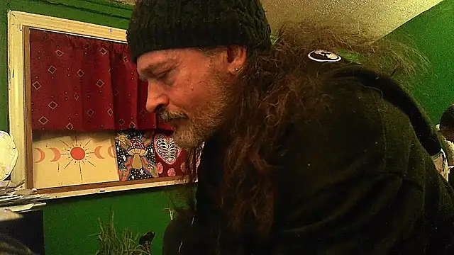 HippieDad333 online show from April 21, 1:53 am