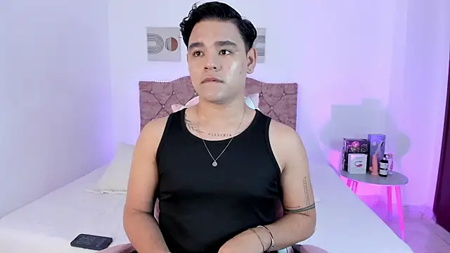 Snapshot of KairoBlaze chatting on October 13, 2:06 am KairoBlaze online show from October 13, 2:06 am