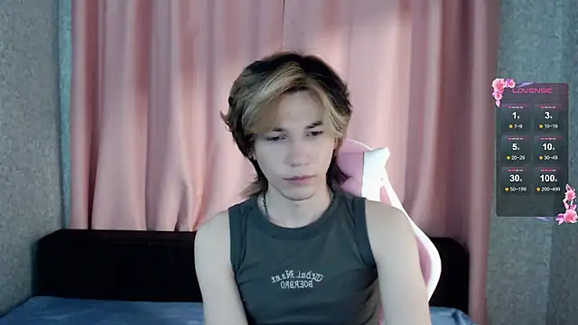 Snapshot of evan_reinhart chatting on September 29, 8:16 pm evan reinhart online show from September 29, 8:16 pm