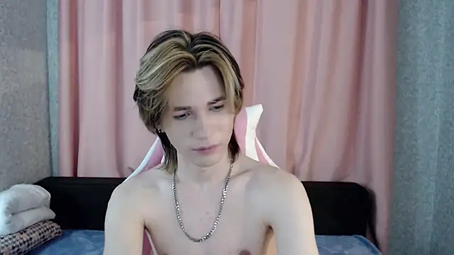 Snapshot of evan_reinhart chatting on October 9, 10:03 pm evan reinhart online show from October 9, 10:03 pm