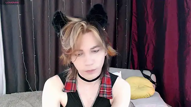 Snapshot of evan_reinhart chatting on October 23, 11:24 am evan reinhart online show from October 23, 11:24 am