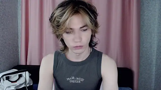 Snapshot of evan_reinhart chatting on October 2, 6:23 pm evan reinhart online show from October 2, 6:23 pm