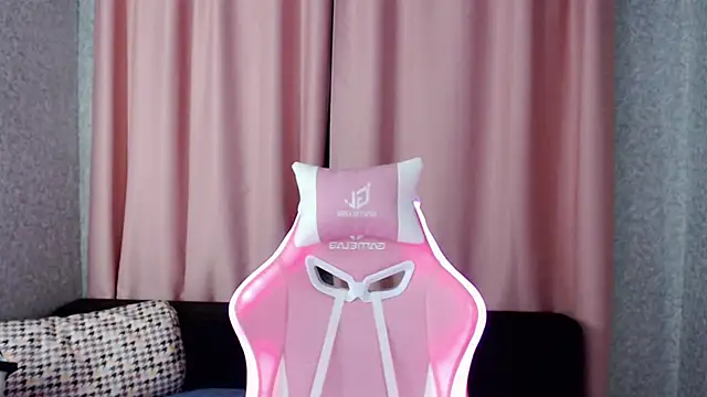 Snapshot of evan_reinhart chatting on September 30, 8:23 pm evan reinhart online show from September 30, 8:23 pm