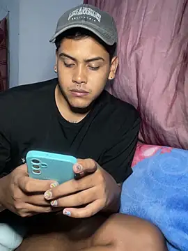 Snapshot of AaronMars_ chatting on October 3, 3:44 am AaronMars  online show from October 3, 3:44 am