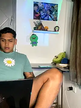 Snapshot of AaronMars_ chatting on October 9, 2:49 am AaronMars  online show from October 9, 2:49 am