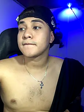 Snapshot of loki32men chatting on October 23, 4:05 am loki32men online show from October 23, 4:05 am