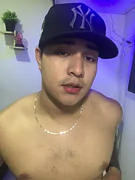 Snapshot of loki32men chatting on September 30, 3:34 am loki32men online show from September 30, 3:34 am