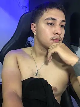 Snapshot of loki32men chatting on October 10, 5:01 am loki32men online show from October 10, 5:01 am