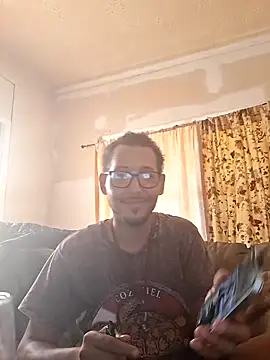 ThrowedWorldWide online show from November 18, 4:55 pm