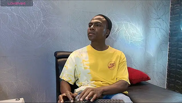 Snapshot of george_lance chatting on October 2, 3:43 am george lance online show from October 2, 3:43 am