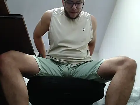 Snapshot of DirtyNotLimits_ chatting on October 28, 11:23 am DirtyNotLimits  online show from October 28, 11:23 am