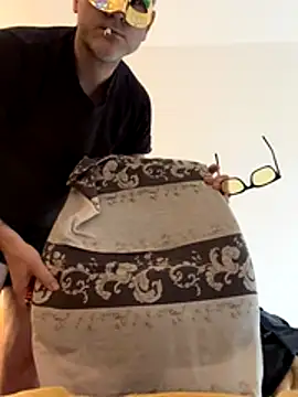 Chinolow online show from November 27, 7:28 pm