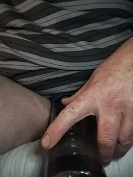 Snapshot of here2play_69 chatting on October 29, 5:54 am here2play 69 online show from October 29, 5:54 am